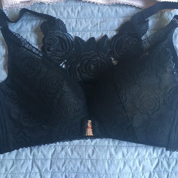 BNWOT Front closing flower back bra 32 DD/E Black - Picture 4 of 5